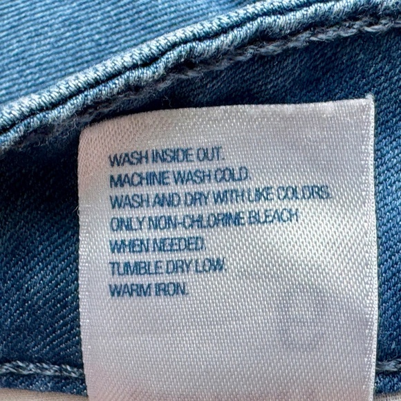 Old Navy The Flirt Size 6 Mid Rise Wide Leg Lightweight Blue Jeans - Picture 8 of 16